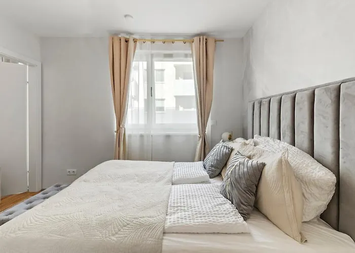 Modern 1br Balcony Near U1 Metro Apartment Vienna