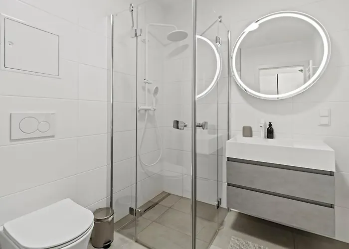 Modern 1br Balcony Near U1 Metro Vienna